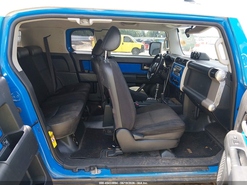 2007 Toyota Fj cruiser VIN JTEBU11F670066354 IAAI salvage auction — FRONT & REAR, Salvage (Georgia), sold $2,750 on 2026-07-11 (photo 8)