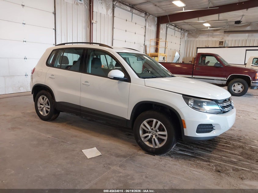 2015 Volkswagen Tiguan VIN WVGAV7AX9FW604299 IAAI salvage auction — REAR END, Clear (Michigan), sold $625 on 2026-07-28 (photo 1)