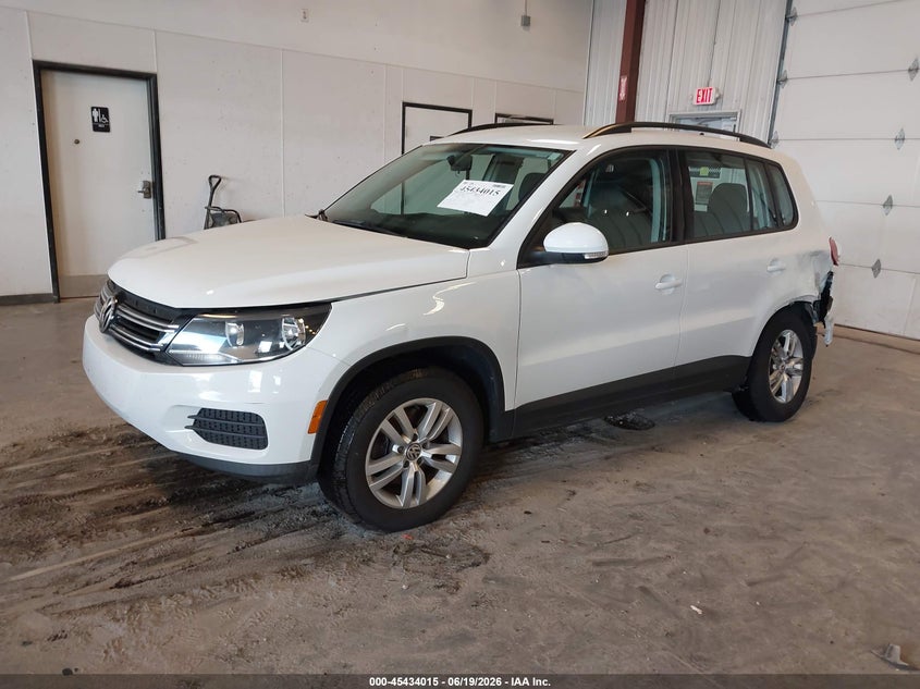 2015 Volkswagen Tiguan VIN WVGAV7AX9FW604299 IAAI salvage auction — REAR END, Clear (Michigan), sold $625 on 2026-07-28 (photo 2)