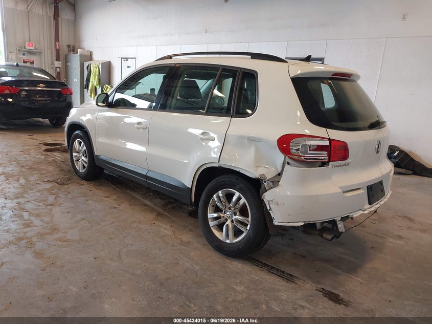 2015 Volkswagen Tiguan VIN WVGAV7AX9FW604299 IAAI salvage auction — REAR END, Clear (Michigan), sold $625 on 2026-07-28 (photo 3)