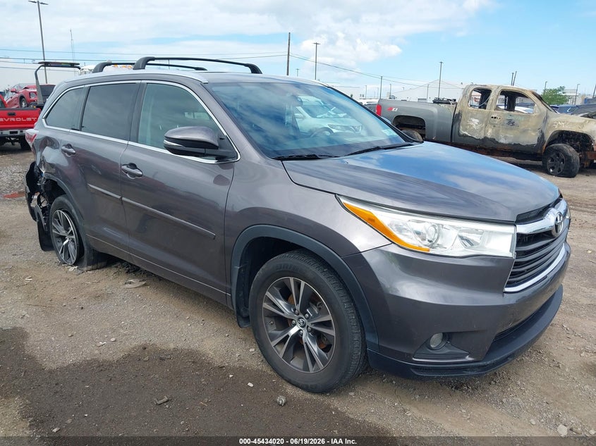 2015 Toyota Highlander VIN 5TDYKRFH1FS106705 IAAI salvage auction — RIGHT REAR, Mv-907A (New York), sold $7,450 on 2026-07-15 (photo 1)