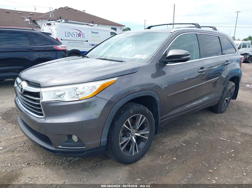 2015 Toyota Highlander VIN 5TDYKRFH1FS106705 IAAI salvage auction — RIGHT REAR, Mv-907A (New York), sold $7,450 on 2026-07-15 (photo 2)
