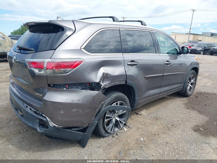 2015 Toyota Highlander VIN 5TDYKRFH1FS106705 IAAI salvage auction — RIGHT REAR, Mv-907A (New York), sold $7,450 on 2026-07-15 (photo 4)