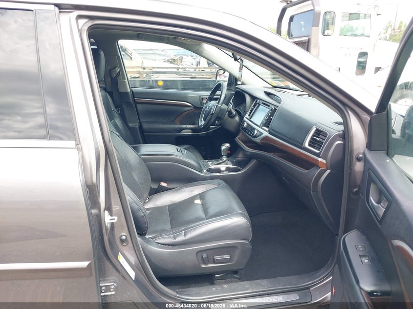 2015 Toyota Highlander VIN 5TDYKRFH1FS106705 IAAI salvage auction — RIGHT REAR, Mv-907A (New York), sold $7,450 on 2026-07-15 (photo 5)
