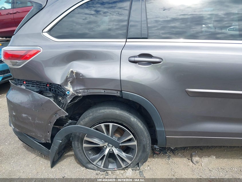 2015 Toyota Highlander VIN 5TDYKRFH1FS106705 IAAI salvage auction — RIGHT REAR, Mv-907A (New York), sold $7,450 on 2026-07-15 (photo 6)
