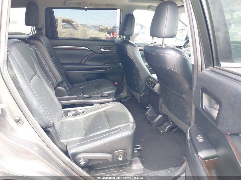 2015 Toyota Highlander VIN 5TDYKRFH1FS106705 IAAI salvage auction — RIGHT REAR, Mv-907A (New York), sold $7,450 on 2026-07-15 (photo 8)