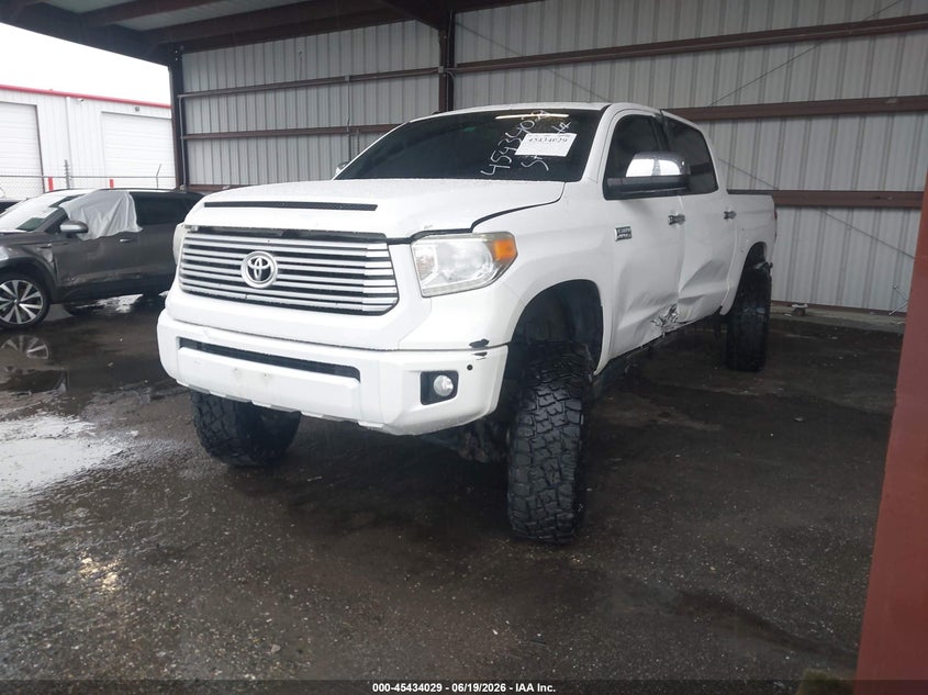 2017 Toyota Tundra VIN 5TFAY5F16HX624592 IAAI salvage auction — SIDE, Salvage Title, sold $11,100 on 2026-07-28 (photo 2)