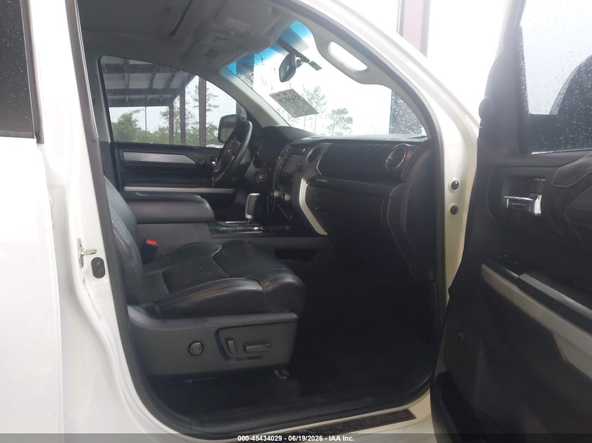 2017 Toyota Tundra VIN 5TFAY5F16HX624592 IAAI salvage auction — SIDE, Salvage Title, sold $11,100 on 2026-07-28 (photo 5)