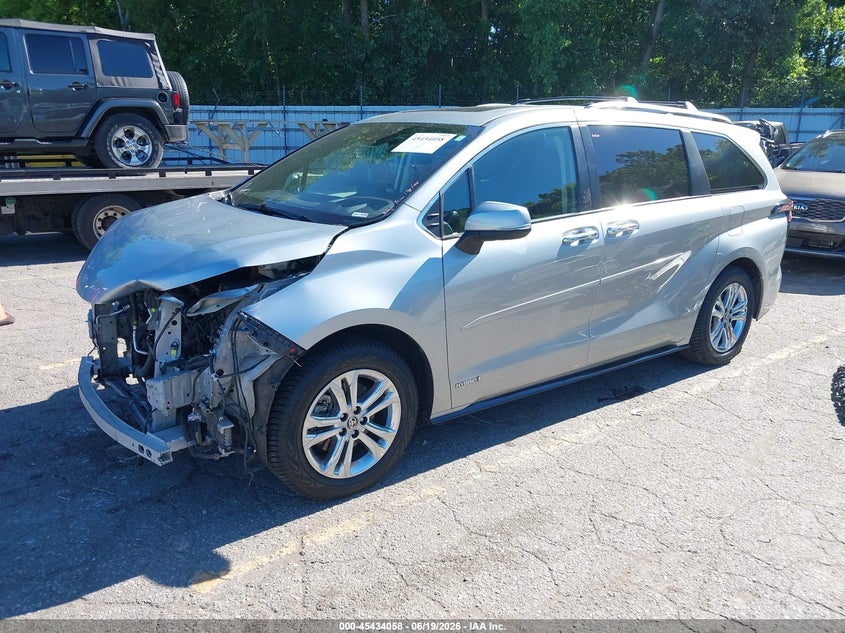 2021 Toyota Sienna VIN 5TDESKFC5MS009485 IAAI salvage auction — FRONT END, Clear (Michigan), sold $10,900 on 2026-07-09 (photo 2)