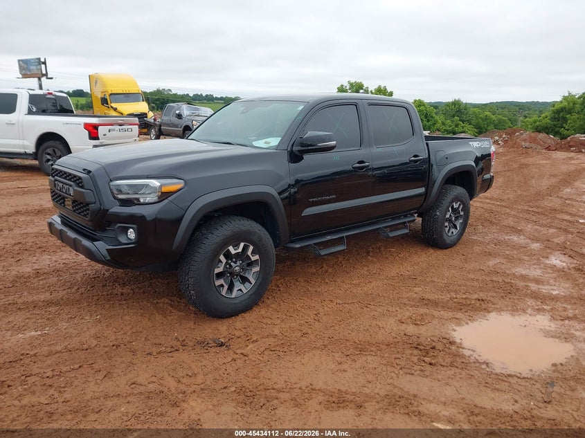 2022 Toyota Tacoma VIN 3TMCZ5AN5NM495228 IAAI salvage auction — HAIL, Clear (Missouri), sold $20,700 on 2026-07-30 (photo 2)