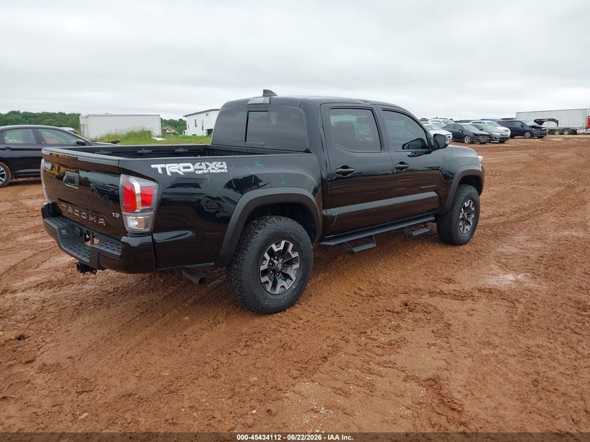 2022 Toyota Tacoma VIN 3TMCZ5AN5NM495228 IAAI salvage auction — HAIL, Clear (Missouri), sold $20,700 on 2026-07-30 (photo 4)