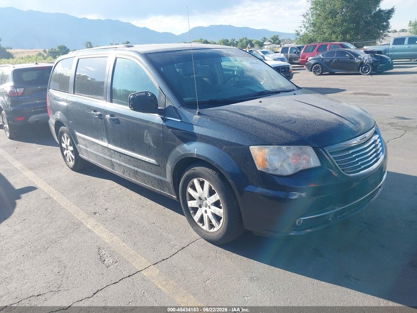 2013 Chrysler Town & country VIN 2C4RC1BG4DR743173 IAAI salvage auction — NORMAL WEAR, Clear (Utah), sold $300 on 2026-07-09 (photo 1)