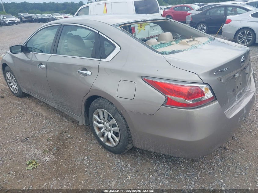 2015 Nissan Altima VIN 1N4AL3AP0FC262476 IAAI salvage auction — REAR END, Salvage (Pennsylvania), sold $475 on 2026-07-17 (photo 3)
