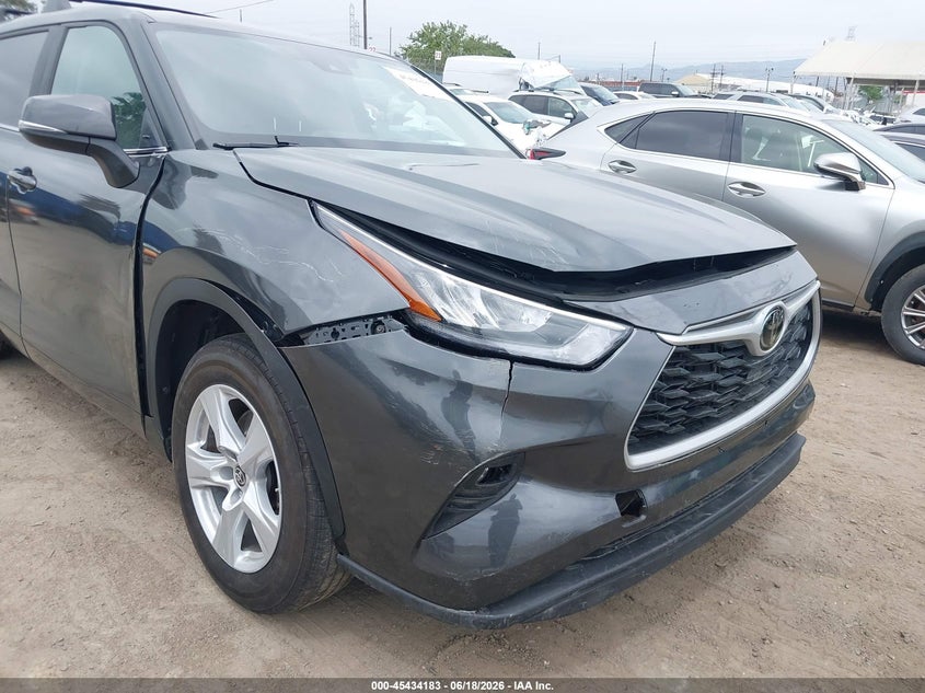 2024 Toyota Highlander VIN 5TDKDRAH4RS529757 IAAI salvage auction — RIGHT FRONT, Salvage (California), sold $14,050 on 2026-07-22 (photo 6)