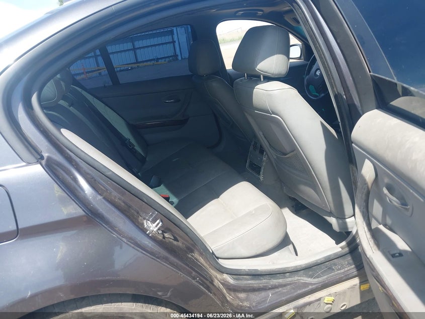 2007 BMW 3 series VIN WBAVA33557KX75790 IAAI salvage auction — RIGHT FRONT, Bill Of Sale (Washington), sold $275 on 2026-07-14 (photo 8)