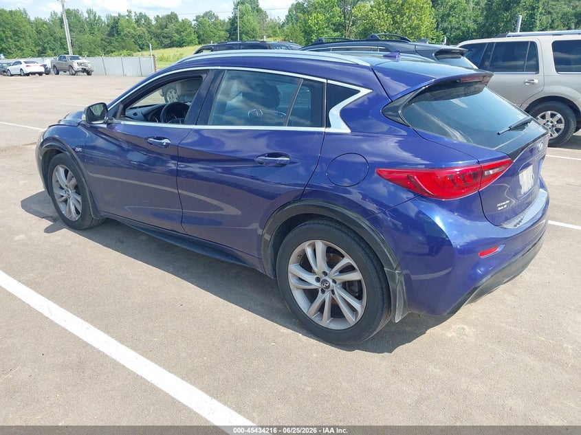 2018 Infiniti Qx30 VIN SJKCH5CP4JA005948 IAAI salvage auction — RIGHT FRONT, Salvage Title, sold $1,500 on 2026-09-19 (photo 3)