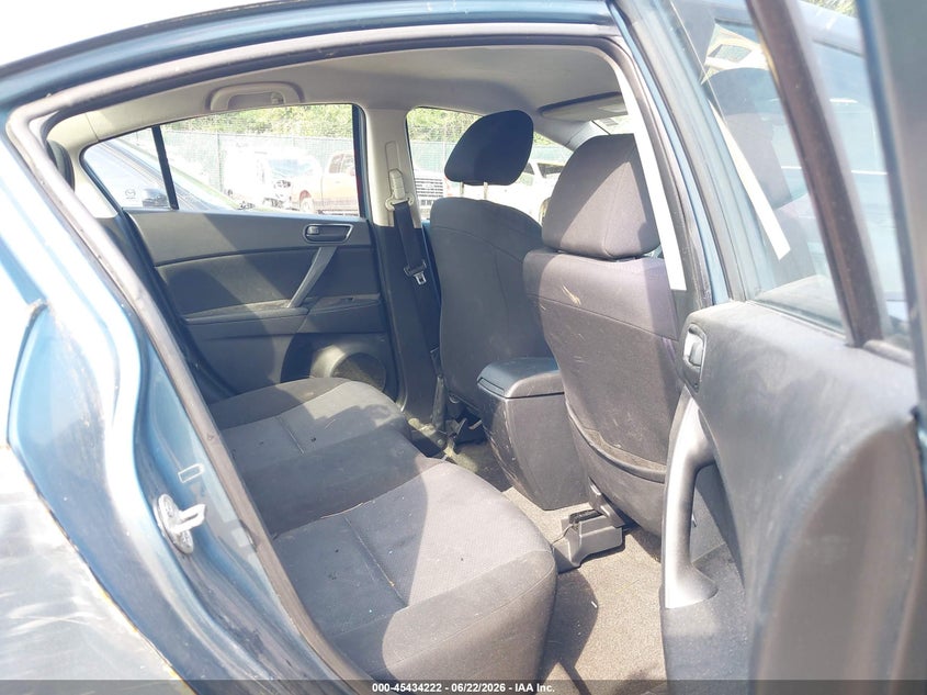 2010 Mazda 3 VIN JM1BL1SG1A1286310 IAAI salvage auction — SIDE, Salvage - Greater Than 75% (Maryland), sold $400 on 2026-07-16 (photo 8)