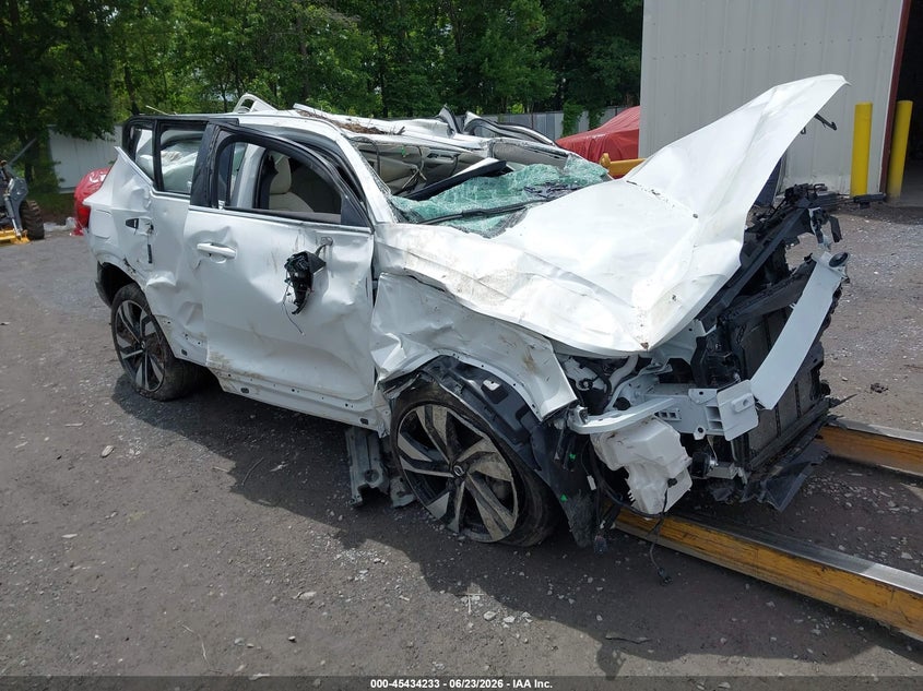 2023 Volvo Xc40 VIN YV4L12UE7P2051602 IAAI salvage auction — ALL OVER, Salvage Title, sold $775 on 2026-08-04 (photo 1)