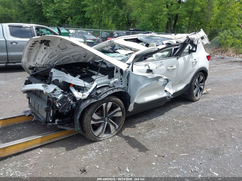 2023 Volvo Xc40 VIN YV4L12UE7P2051602 IAAI salvage auction — ALL OVER, Salvage Title, sold $775 on 2026-08-04 (photo 2)