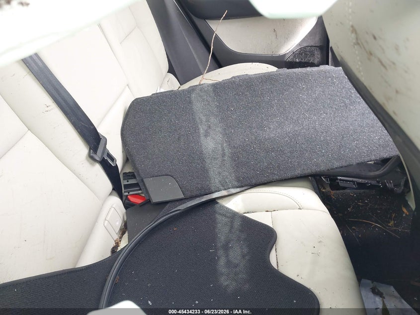 2023 Volvo Xc40 VIN YV4L12UE7P2051602 IAAI salvage auction — ALL OVER, Salvage Title, sold $775 on 2026-08-04 (photo 8)