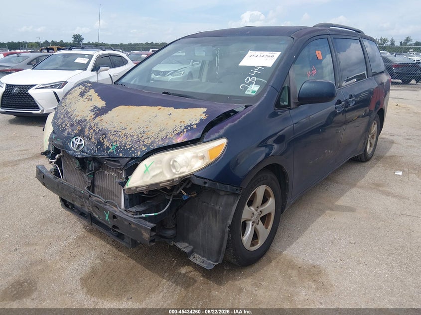2011 Toyota Sienna VIN 5TDKK3DC8BS069284 IAAI salvage auction — FRONT END, Salvage (Louisiana), sold $450 on 2026-07-21 (photo 2)