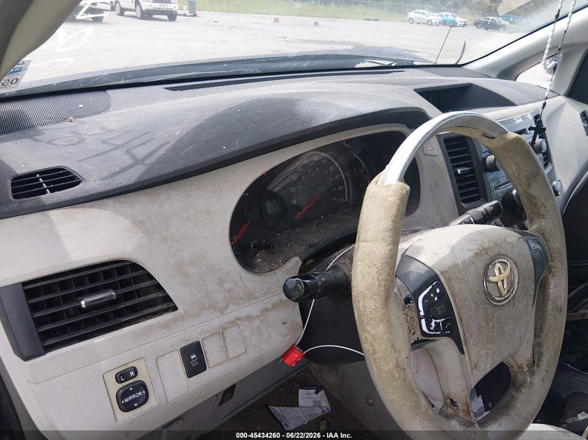 2011 Toyota Sienna VIN 5TDKK3DC8BS069284 IAAI salvage auction — FRONT END, Salvage (Louisiana), sold $450 on 2026-07-21 (photo 7)