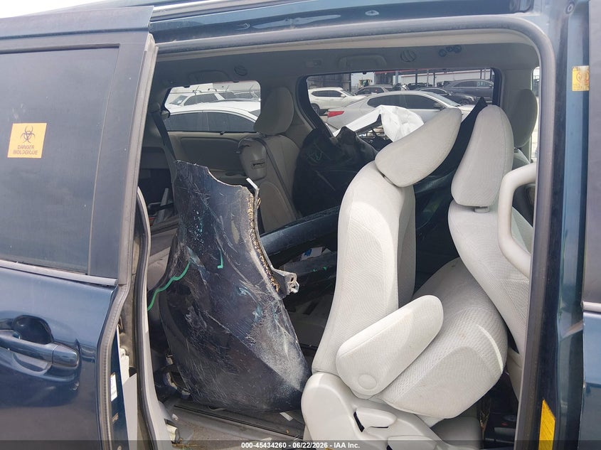 2011 Toyota Sienna VIN 5TDKK3DC8BS069284 IAAI salvage auction — FRONT END, Salvage (Louisiana), sold $450 on 2026-07-21 (photo 8)