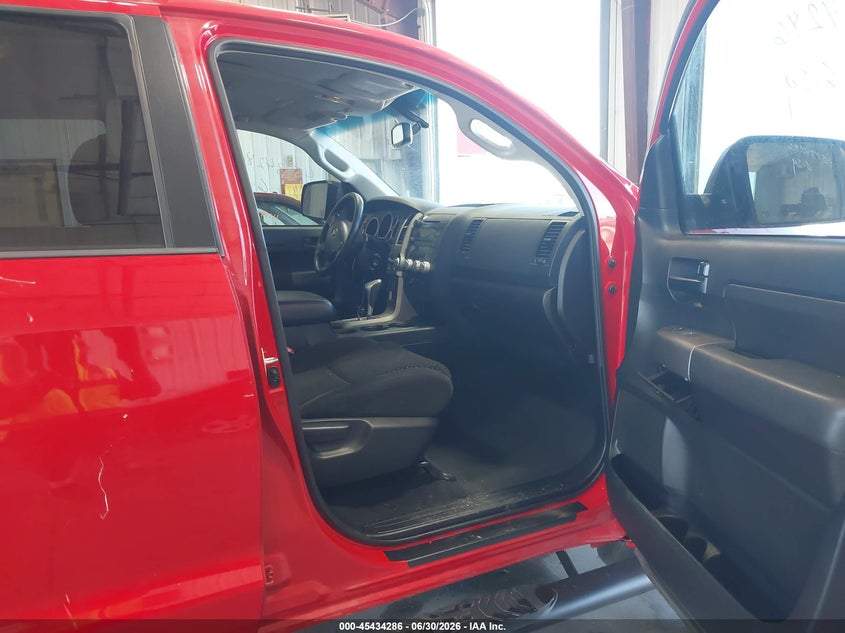 2013 Toyota Tundra VIN 5TFDW5F18DX289851 IAAI salvage auction — REAR END, Salvage Title, sold $5,650 on 2026-07-27 (photo 5)
