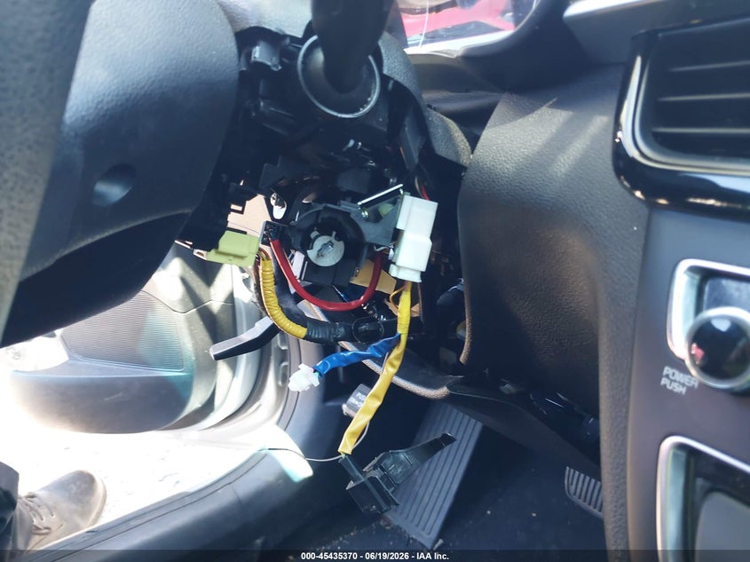 2019 Kia Optima VIN 5XXGT4L38KG337570 IAAI salvage auction — THEFT, Salvage (Illinois), sold $2,300 on 2026-07-22 (photo 6)