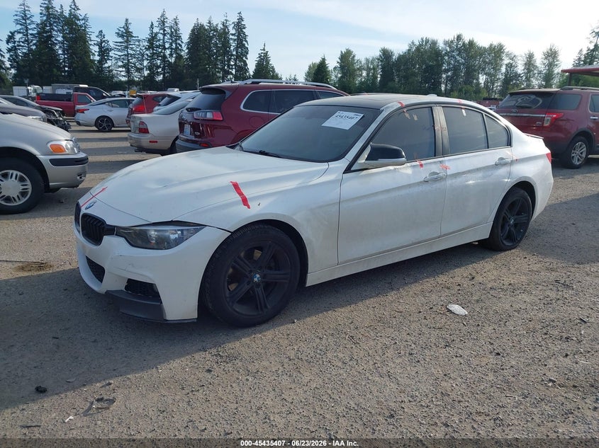 2014 BMW 3er VIN WBA3D5C54EKX95908 IAAI salvage auction — THEFT, Salvage Title, sold $1,050 on 2026-07-29 (photo 2)