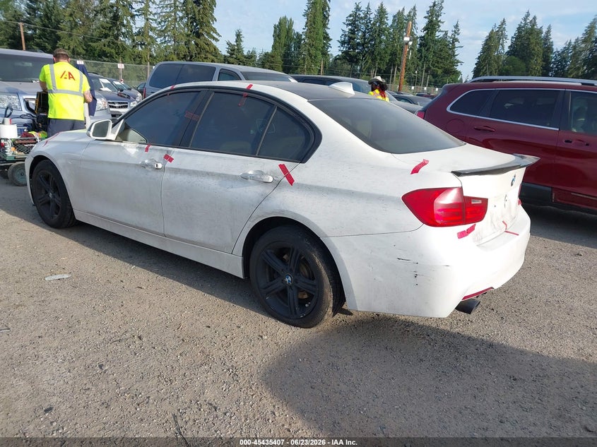 2014 BMW 3er VIN WBA3D5C54EKX95908 IAAI salvage auction — THEFT, Salvage Title, sold $1,050 on 2026-07-29 (photo 3)