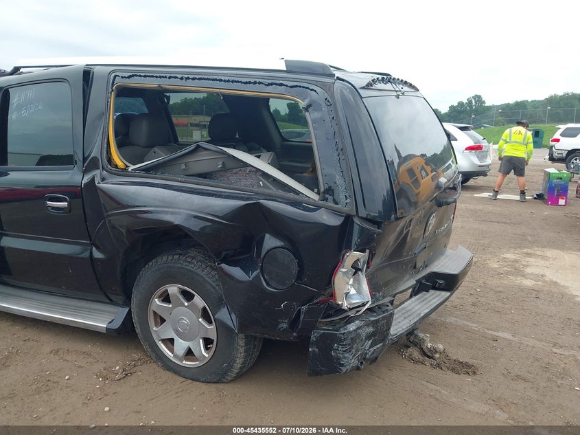 2005 Cadillac Escalade VIN 3GYFK66N05G103667 IAAI salvage auction — SIDE, Salvage (Tennessee), sold $875 on 2026-07-31 (photo 6)