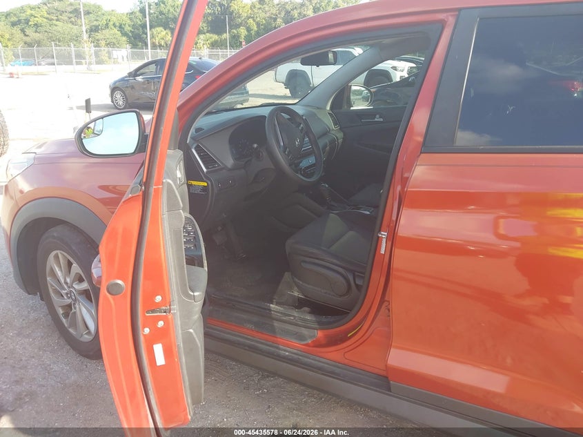 2017 Hyundai Tucson VIN KM8J23A47HU334835 IAAI salvage auction — SIDE, Salvage Title, sold $900 on 2026-07-23 (photo 5)