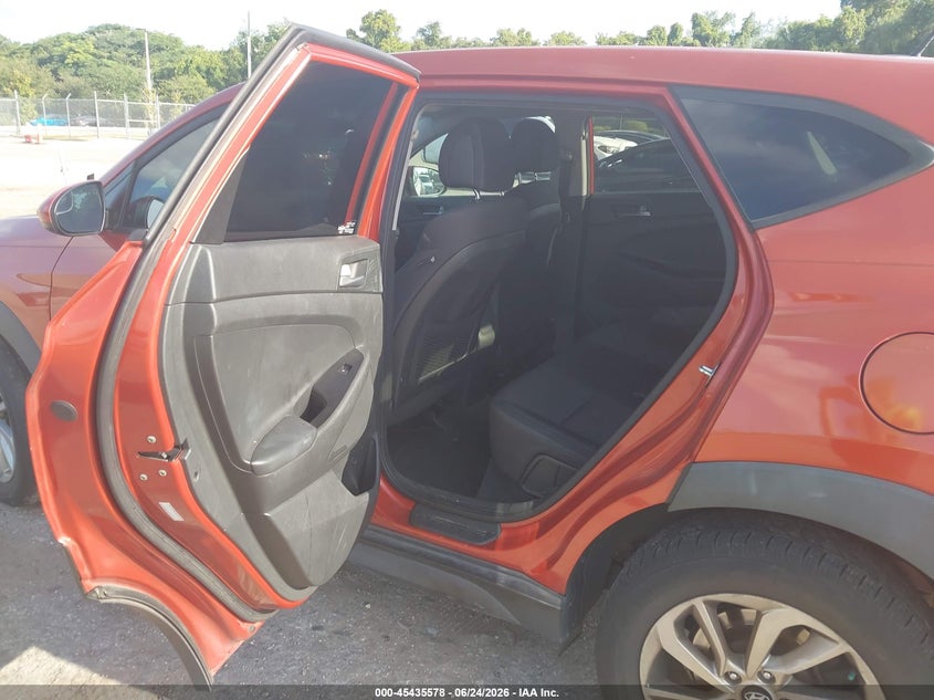 2017 Hyundai Tucson VIN KM8J23A47HU334835 IAAI salvage auction — SIDE, Salvage Title, sold $900 on 2026-07-23 (photo 8)