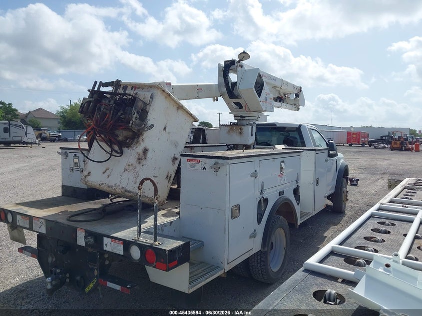 2019 Ford F-550 chassis VIN 1FDUF5HY7KDA16338 IAAI salvage auction — REAR END, Enterprise Vehicles Clear Only (Texas), sold $8,800 on 2026-07-13 (photo 4)
