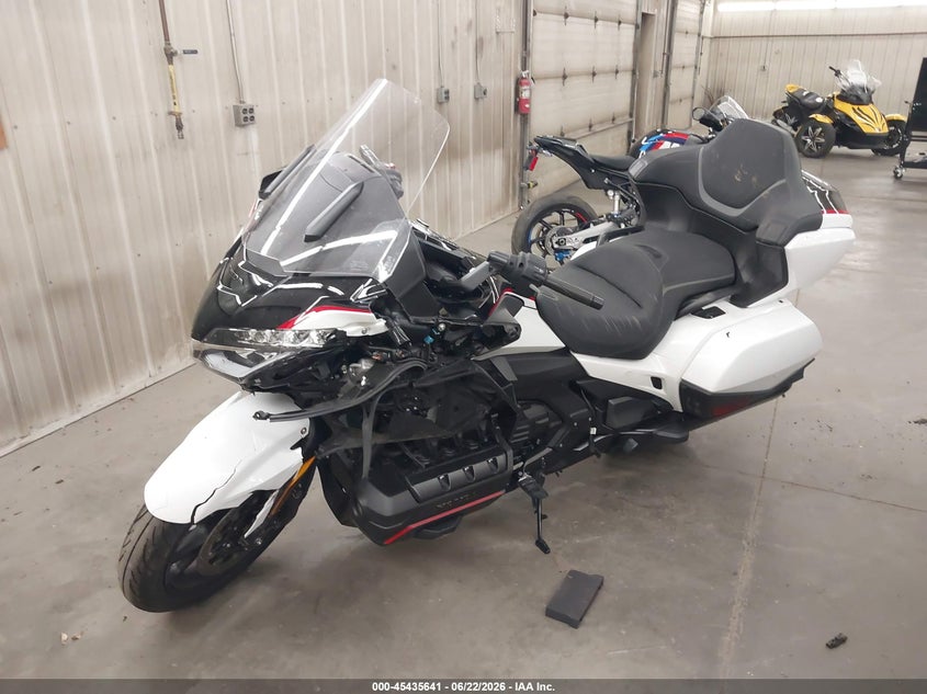 2024 Honda Gl1800c VIN JH2SC7957RK600675 IAAI salvage auction — FRONT END, Salvage Title, sold $15,150 on 2026-09-30 (photo 2)