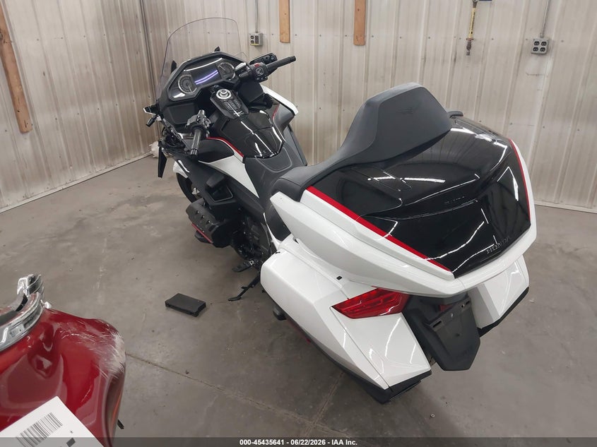 2024 Honda Gl1800c VIN JH2SC7957RK600675 IAAI salvage auction — FRONT END, Salvage Title, sold $15,150 on 2026-09-30 (photo 3)