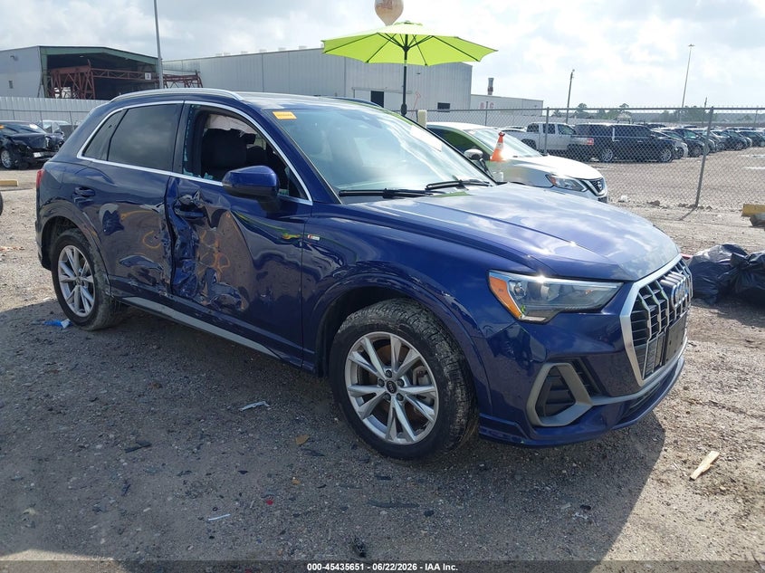 2022 Audi Q3 VIN WA1DECF33N1143638 — IAAI salvage auction photo