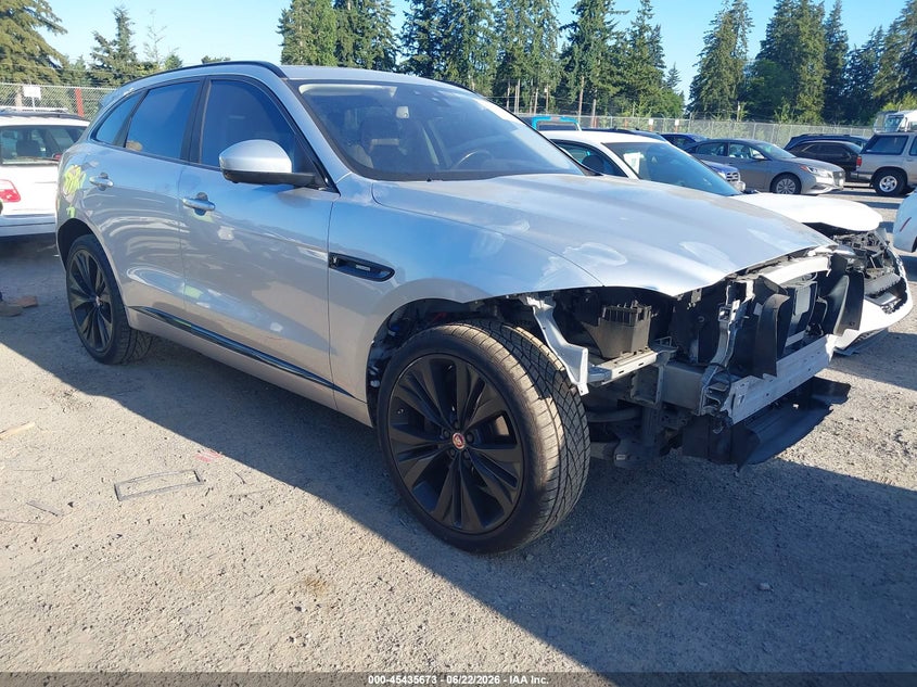 2017 Jaguar F-pace VIN SADCL2BV4HA067669 IAAI salvage auction — FRONT END, Salvage Title, sold $3,950 on 2026-07-29 (photo 1)