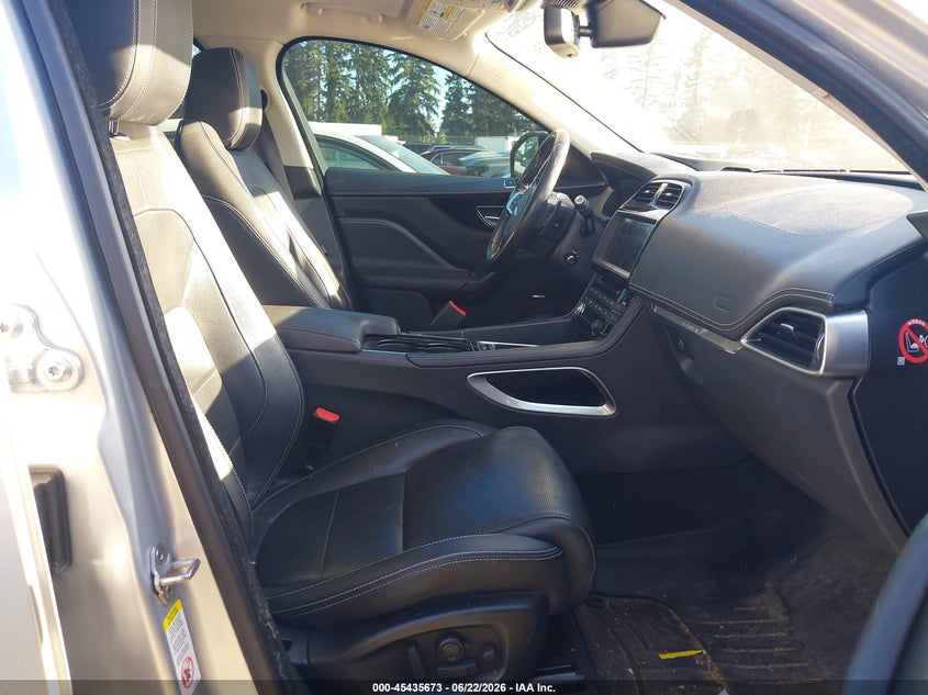 2017 Jaguar F-pace VIN SADCL2BV4HA067669 IAAI salvage auction — FRONT END, Salvage Title, sold $3,950 on 2026-07-29 (photo 5)