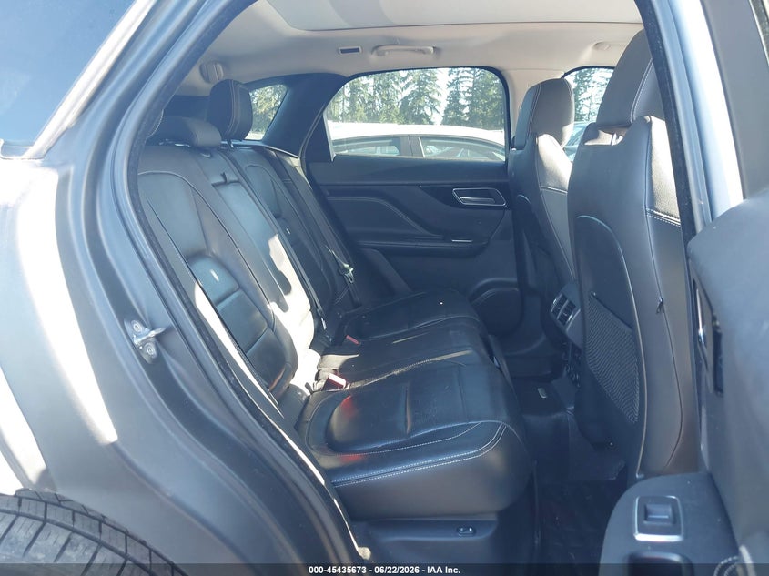 2017 Jaguar F-pace VIN SADCL2BV4HA067669 IAAI salvage auction — FRONT END, Salvage Title, sold $3,950 on 2026-07-29 (photo 8)