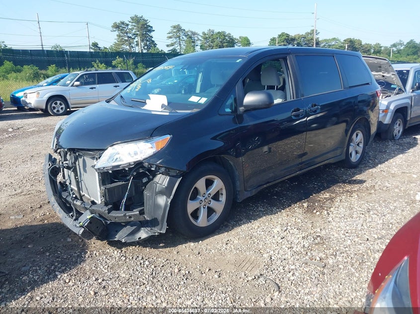 2020 Toyota Sienna VIN 5TDZZ3DC5LS069318 IAAI salvage auction — FRONT END, Mv-907A (New York), sold $6,450 on 2026-07-21 (photo 2)