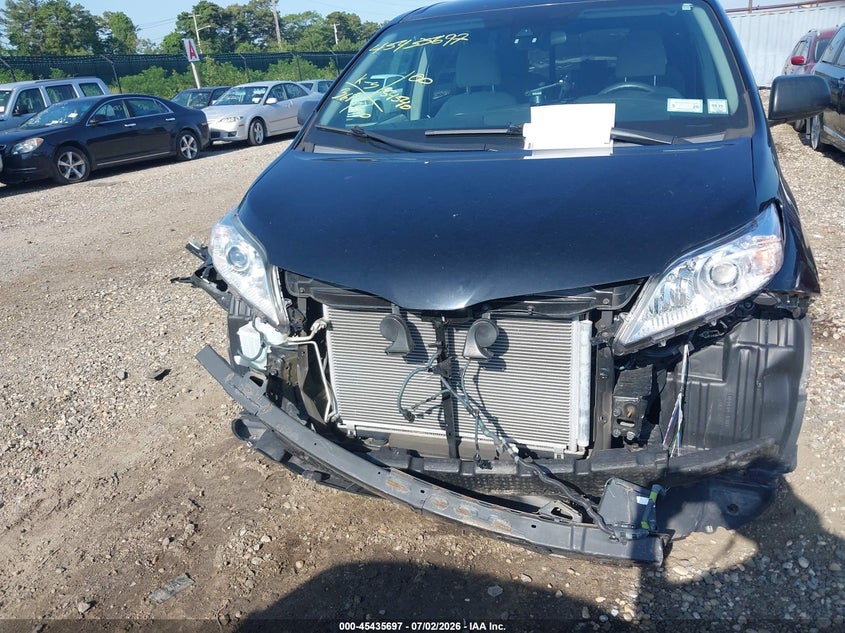 2020 Toyota Sienna VIN 5TDZZ3DC5LS069318 IAAI salvage auction — FRONT END, Mv-907A (New York), sold $6,450 on 2026-07-21 (photo 6)