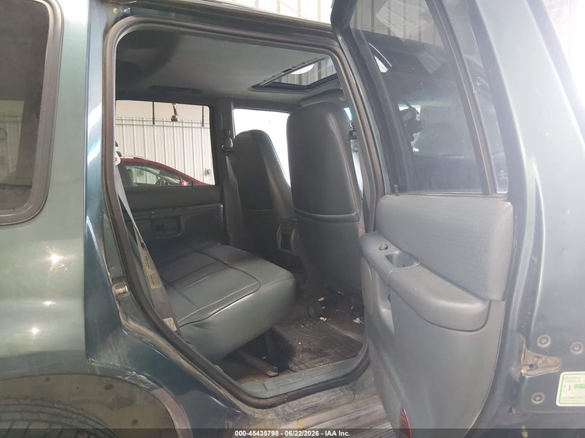 1997 Mercury Mountaineer VIN 4M2DU55P1VUJ63341 IAAI salvage auction — NORMAL WEAR, Original (Alaska), sold $50 on 2026-07-10 (photo 8)