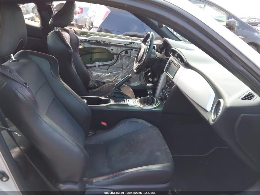 2013 Subaru Brz VIN JF1ZCAC18D1608458 IAAI salvage auction — NORMAL WEAR, Salvage (California), sold $1,325 on 2026-07-13 (photo 5)