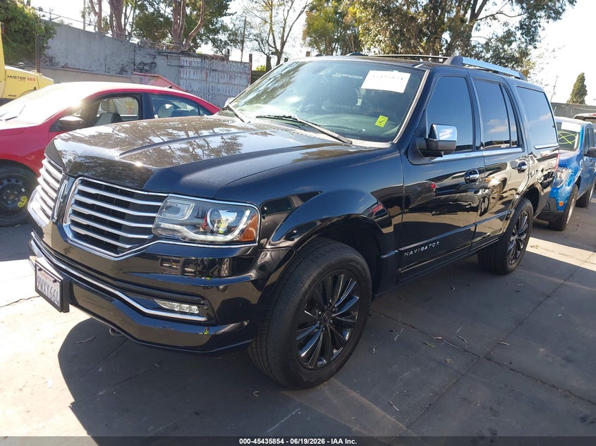 2017 Lincoln Navigator VIN 5LMJJ2HT8HEL10013 IAAI salvage auction — FRESH WATER, Salvage Title, sold $3,450 on 2026-07-25 (photo 2)
