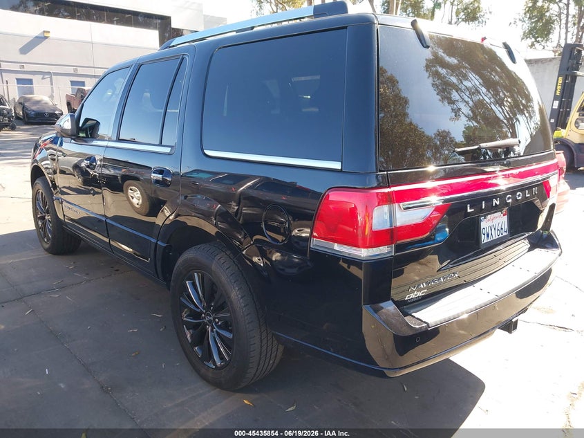 2017 Lincoln Navigator VIN 5LMJJ2HT8HEL10013 IAAI salvage auction — FRESH WATER, Salvage Title, sold $3,450 on 2026-07-25 (photo 3)