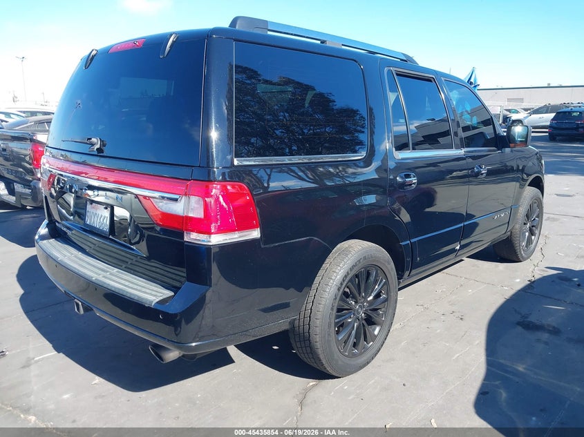 2017 Lincoln Navigator VIN 5LMJJ2HT8HEL10013 IAAI salvage auction — FRESH WATER, Salvage Title, sold $3,450 on 2026-07-29 (photo 4)