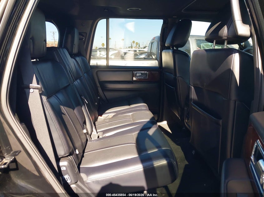 2017 Lincoln Navigator VIN 5LMJJ2HT8HEL10013 IAAI salvage auction — FRESH WATER, Salvage Title, sold $3,450 on 2026-07-29 (photo 8)