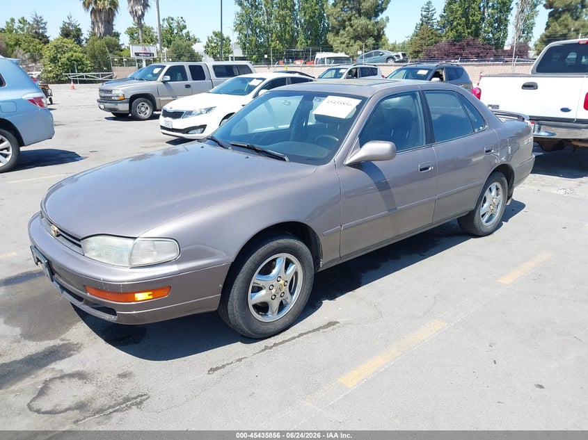 1994 Toyota Camry VIN JT2GK12E5R0065973 IAAI salvage auction — NORMAL WEAR, Salvage Title - Dealer (California), sold $325 on 2026-07-13 (photo 2)